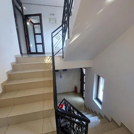 Hotel Monad