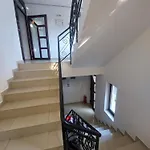 Hotel Monad
