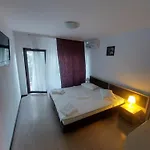 Hotel Monad
